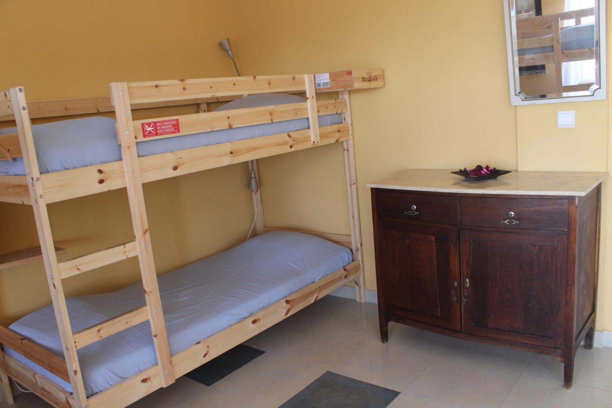 Ericeira Chill Hill Hostel & Private Rooms - Peach Garden Δωμάτιο φωτογραφία